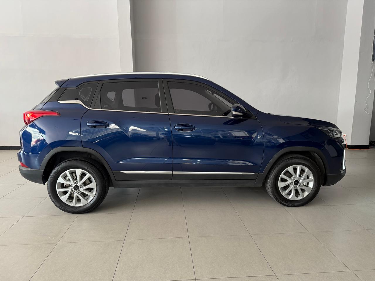 baic-x35-azul-12.jpeg