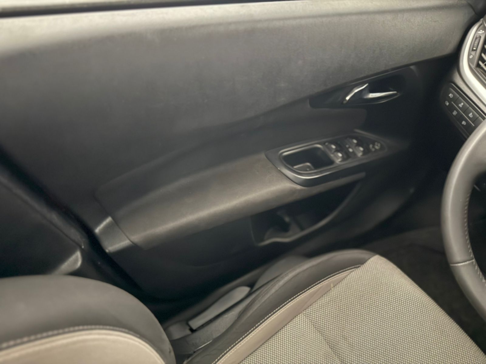 dodge-neon-12.jpeg