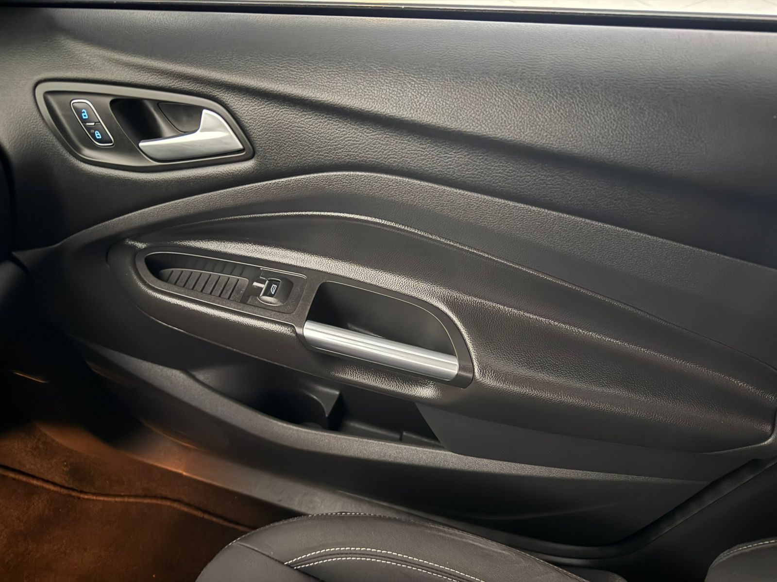 ford-escape-11.jpeg