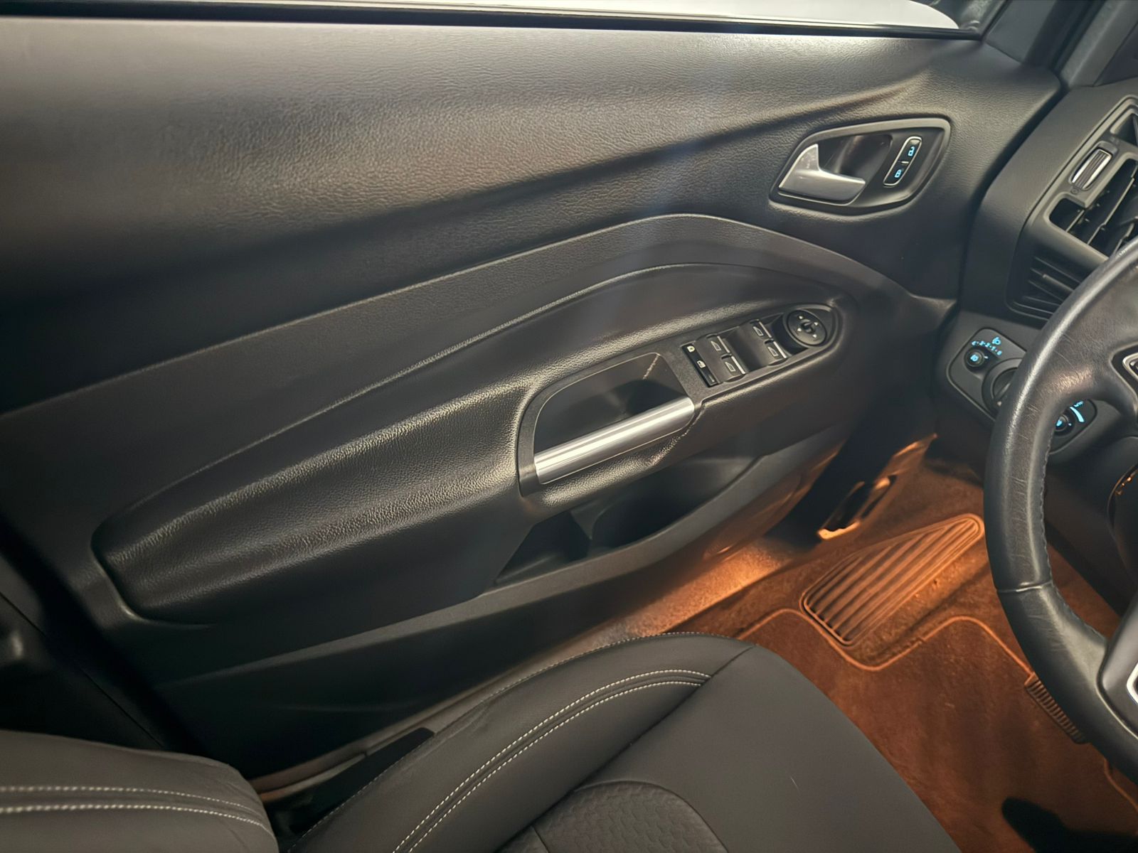 ford-escape-12.jpeg